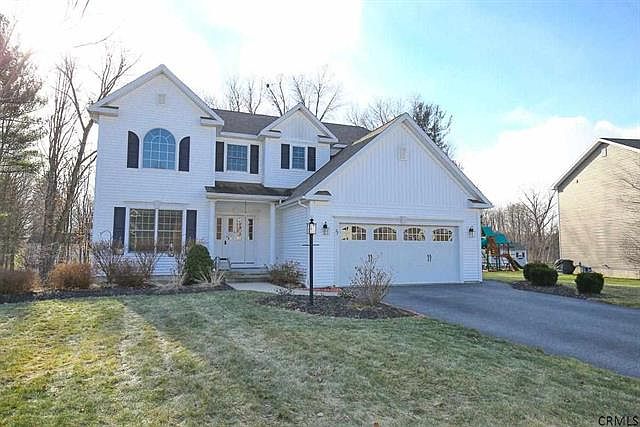 1st image of 77 Chatsworth Way