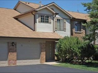 1630 Pheasant Trail Dr #1, Arlington Heights, IL 60004