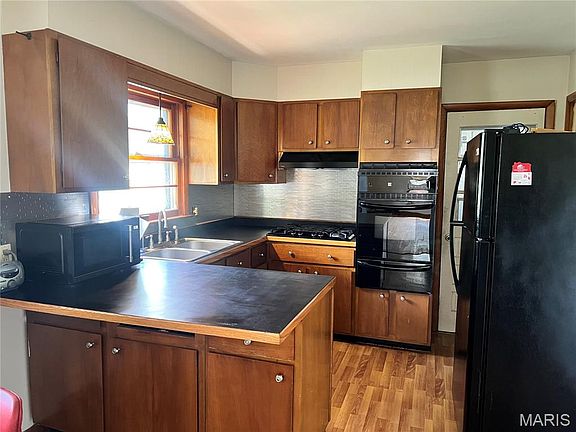 3rd image of 503 Cumberland St