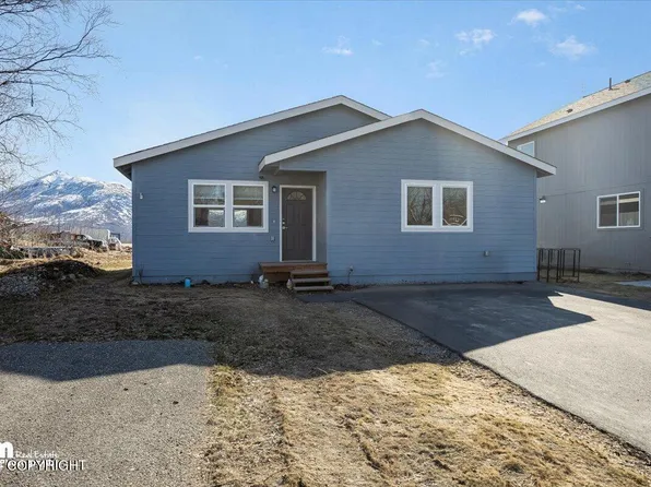 313 S Denali St, Palmer, AK 99645