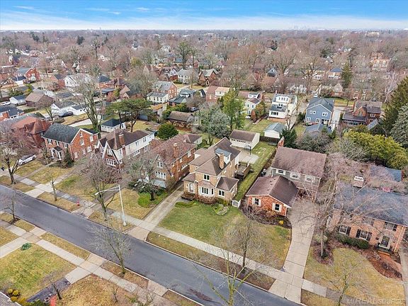 5th image of 719 Fisher Rd