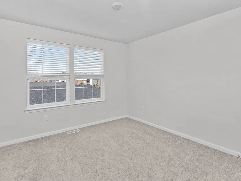 44 Marion Ave — Photo 22