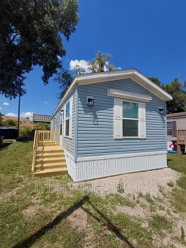 1 bed, 1.0 bath, 640 sqft, $925 — Photo 1