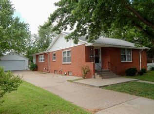 715 W 8th St, Larned, KS 67550