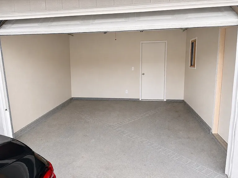 1350 N Mount Vernon Ave — Photo 12