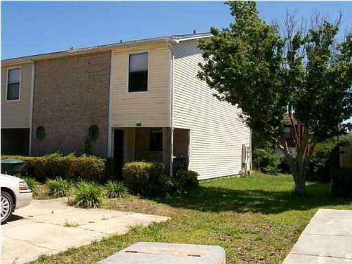 3rd image of 13 Poulton Dr NW #A