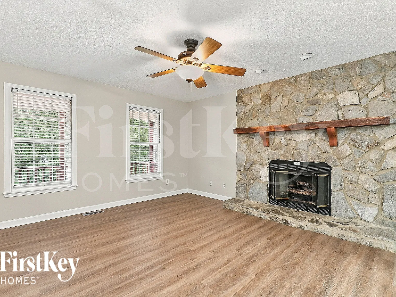 3 bed, 3.5 bath, 2245 sqft, $1,915 — Photo 4
