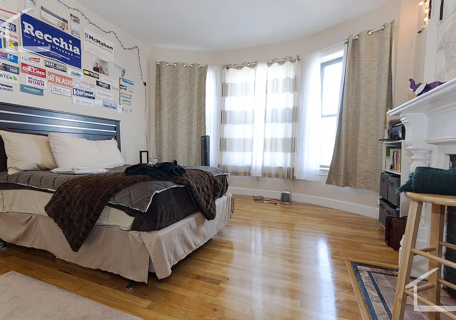 9/1 Updated top floor 4BR/2BA in Allston near BU, MBTA — Photo 4