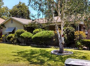 110 W Hillcrest Blvd, Monrovia, CA 91016