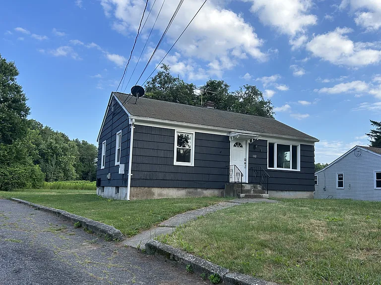 152 Cottage Rd — Photo 2