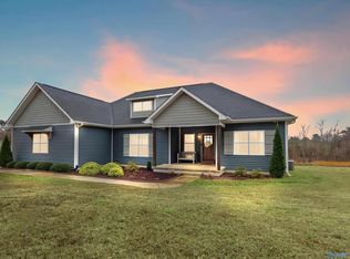 35 Cumberlind Dr, Guntersville, AL 35976