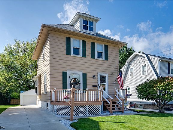 2nd image of 224 Marguerite Ave