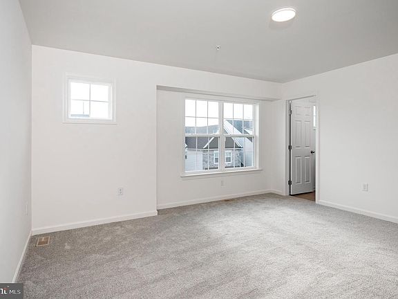 4th image of 2447 Spring Water Cir