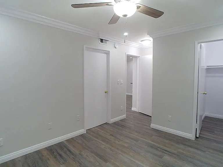14242 Roscoe Blvd — Photo 32