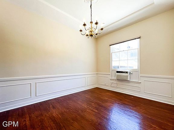 4th image of 7202 Hawthorn Ave