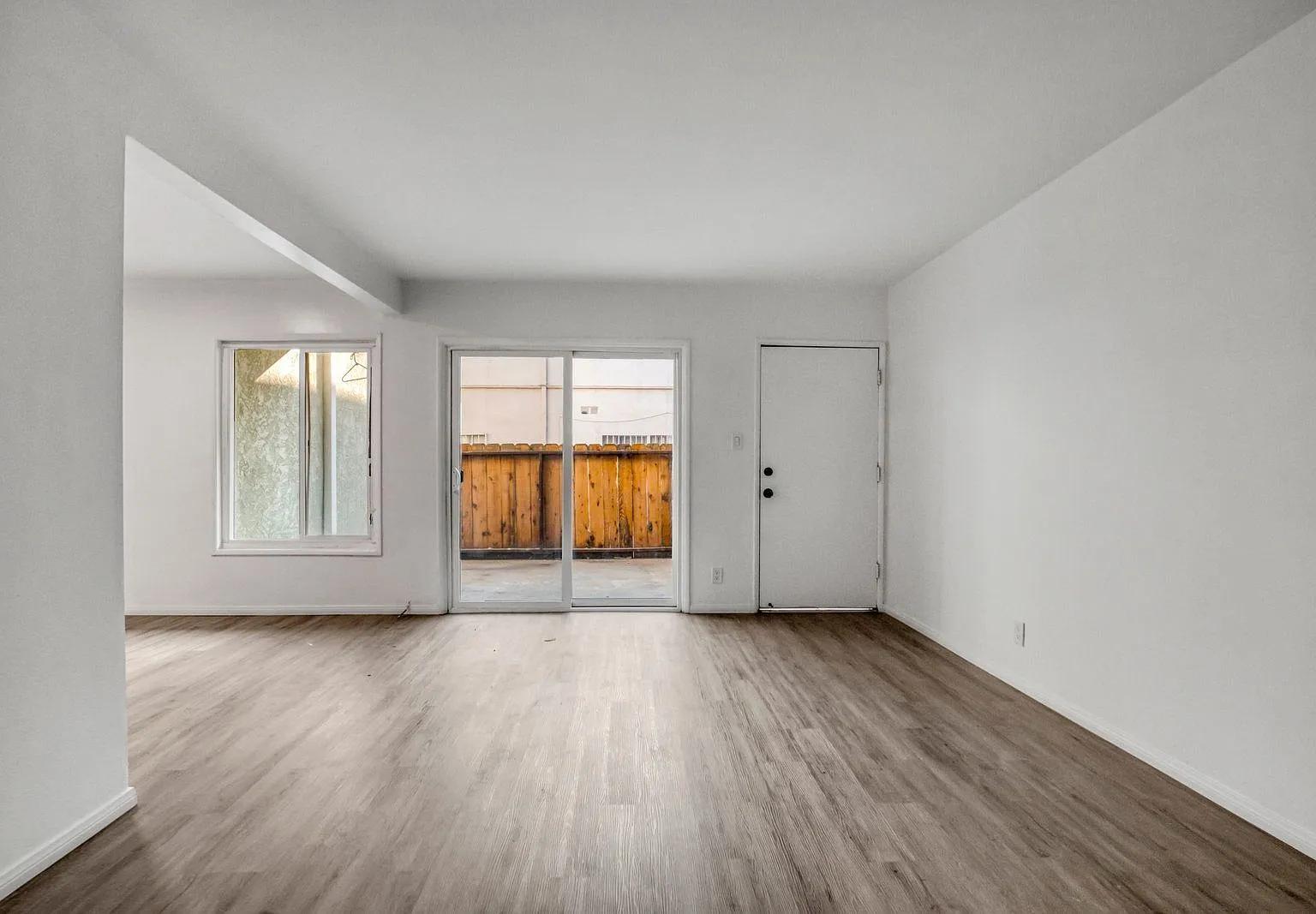1 bed, 1.0 bath, $1,599 — Photo 3