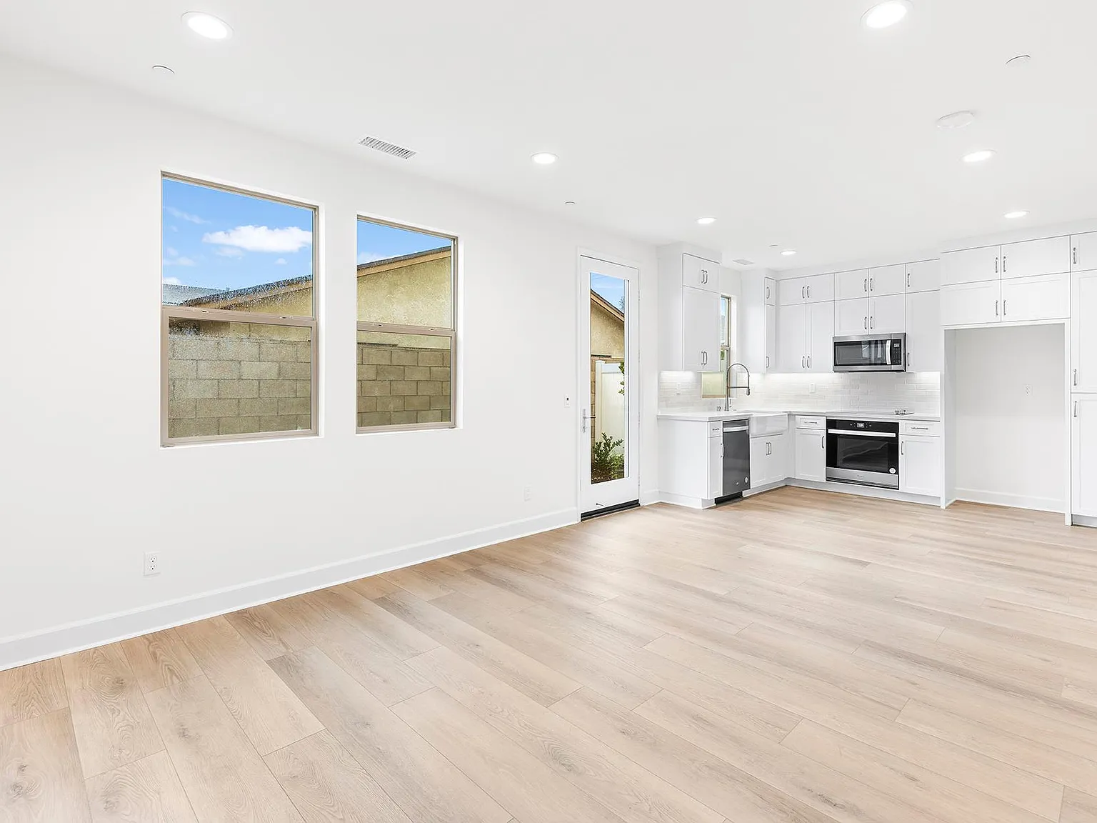 17540 Cameron Ln — Photo 4