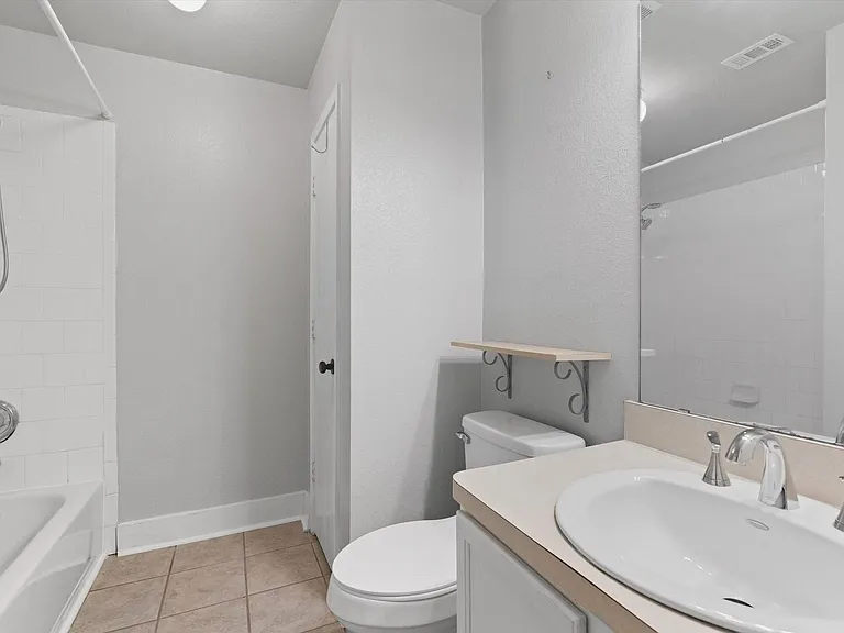 1300 Mallard Dr — Photo 17