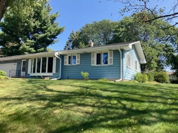 2178 Irene St, Roseville, MN 55113