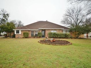 301 Victorian Dr, Waxahachie, TX 75165
