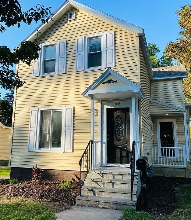 1st image of 32 Tappan St