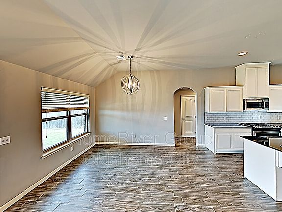 4th image of 1501 SE 6th St