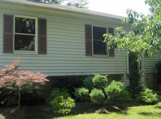 827 Ridge Rd, Keyport, NJ 07735