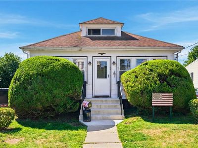 29 E Earle St, Cumberland, RI, 02864