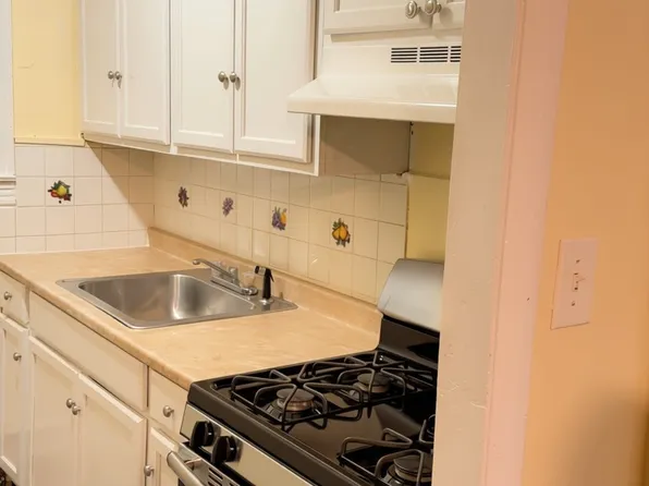 20 Barnes St #2, Pawtucket, RI 02860
