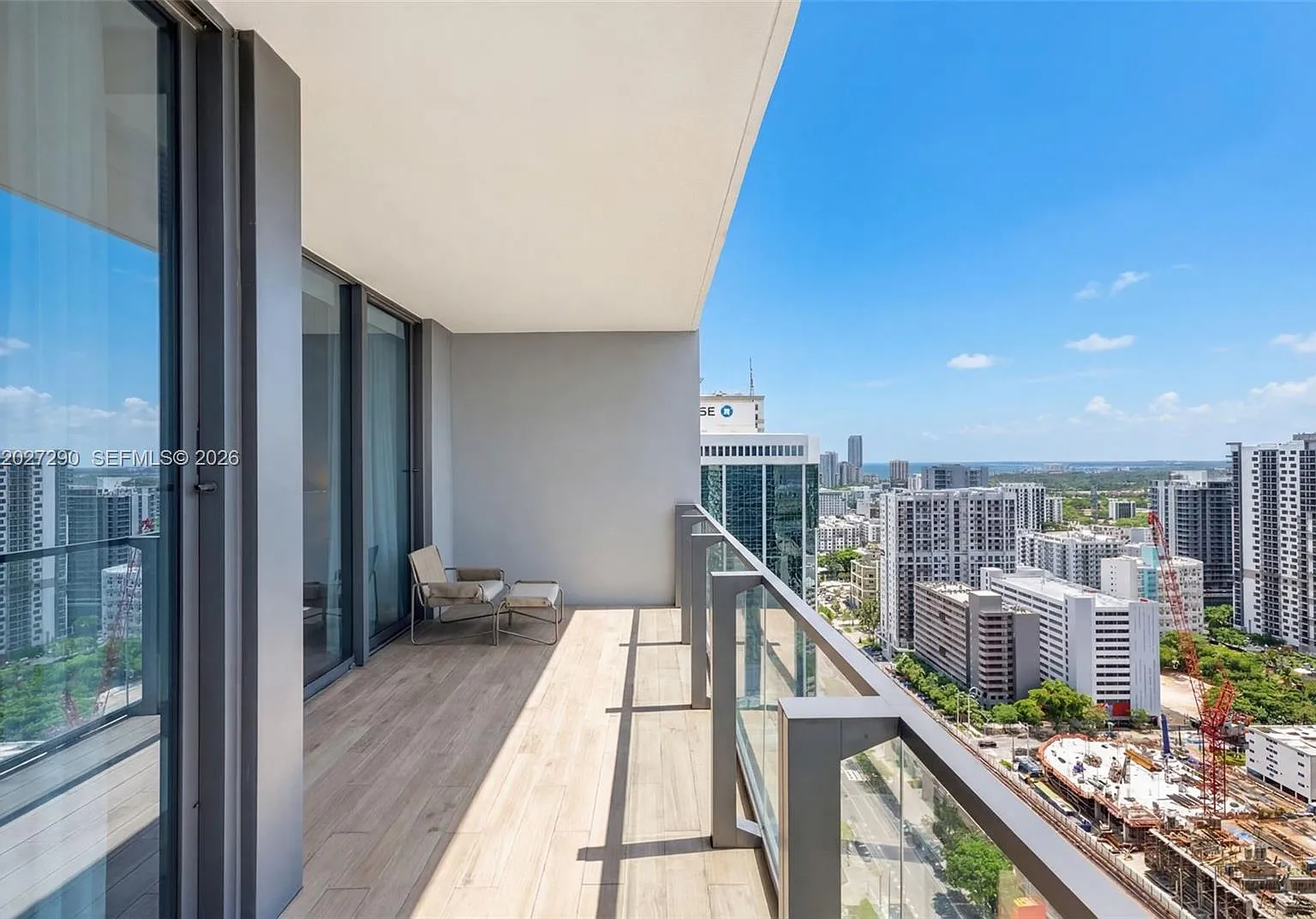 Rise Condo — Photo 1