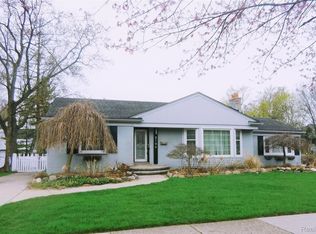 2194 Dorchester Rd, Birmingham, MI 48009