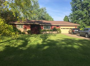 2061 Bassett Rd, Westlake, OH 44145