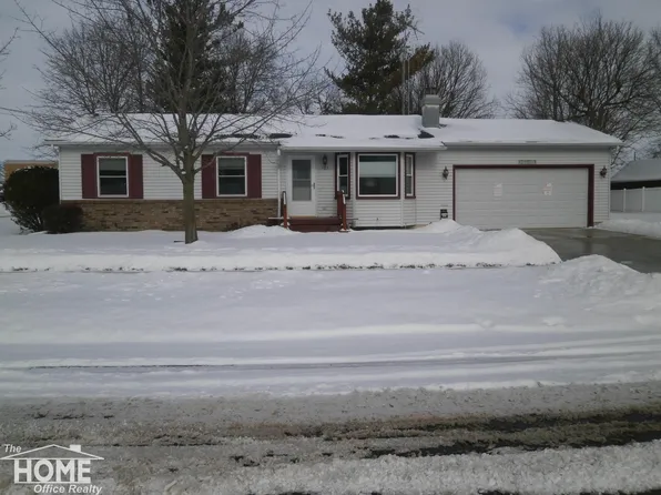705 Stevens Dr, Owosso, MI 48867