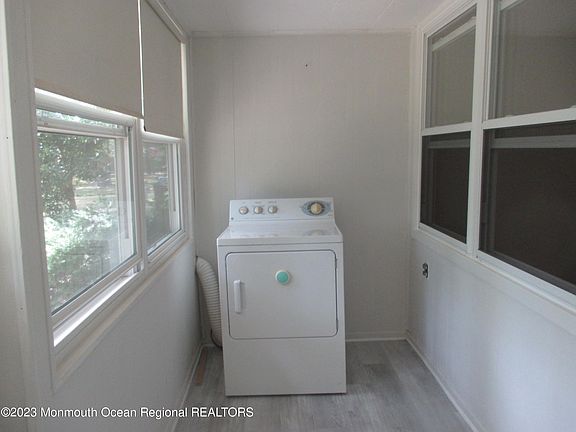 3rd image of 139E Farrington Court