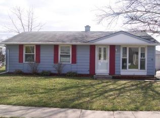 608 Cushing St, Dixon, IL 61021