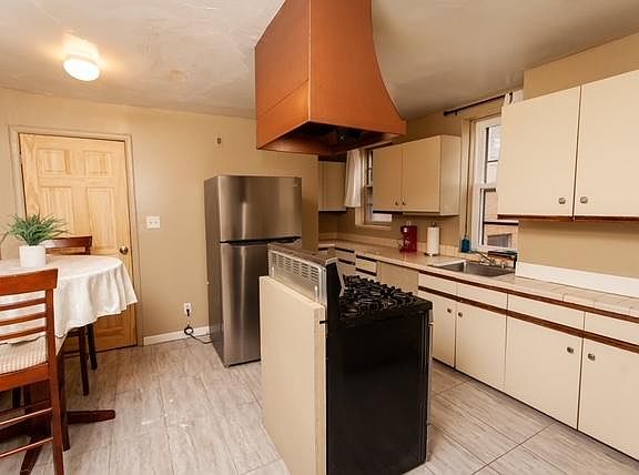 3rd image of 173 Madison Ave APT 2