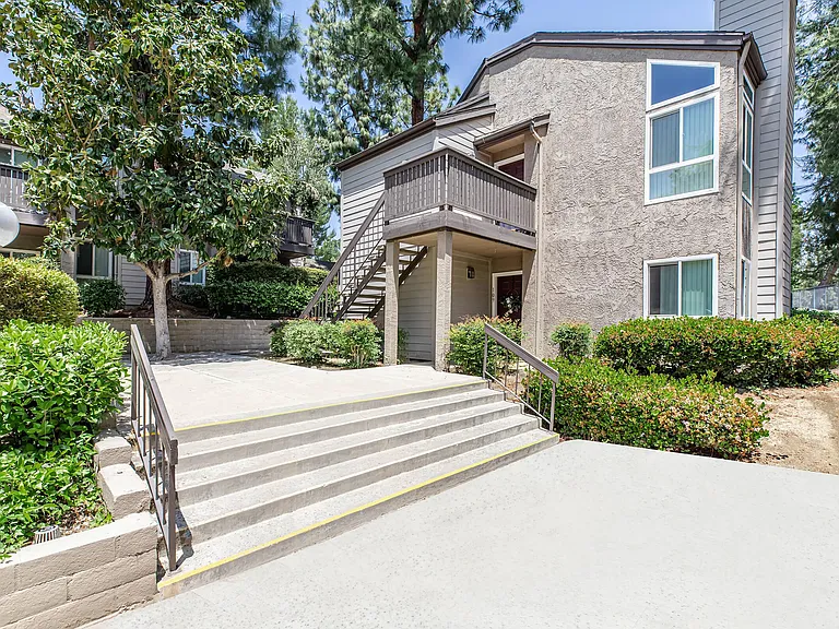 Canyon Crest Views — Photo 27