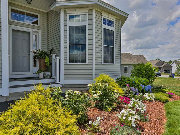 2nd image of 20 Black Forest Cir