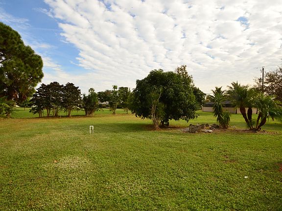 5th image of 2081 SE Allamanda Dr