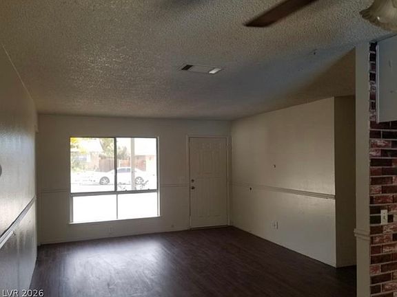 3rd image of 834 Benita Pl