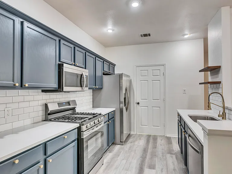 3438 Flowstone Ln — Photo 11