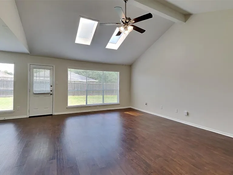 2631 Sherwood Hollow Ln — Photo 3