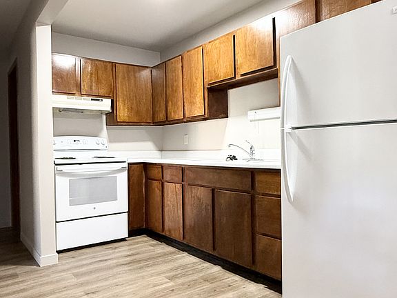 3rd image of 2070 Allen Blvd #21