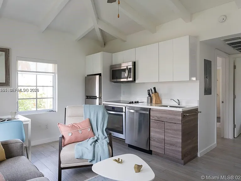 1450 Meridian Ave #201 — Photo 3