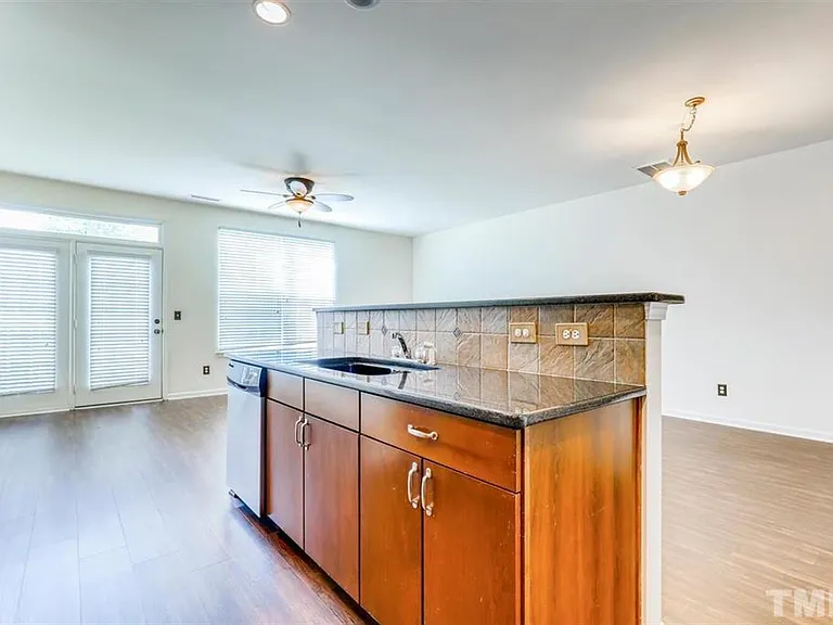 1003 Remington Oaks Cir — Photo 11