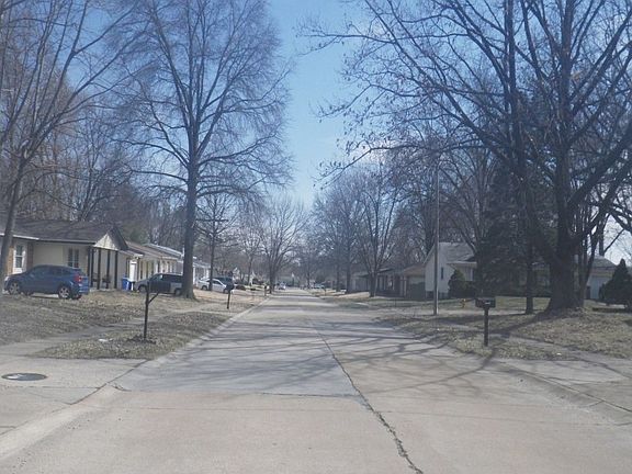 5th image of 2403 Blue Heron Dr