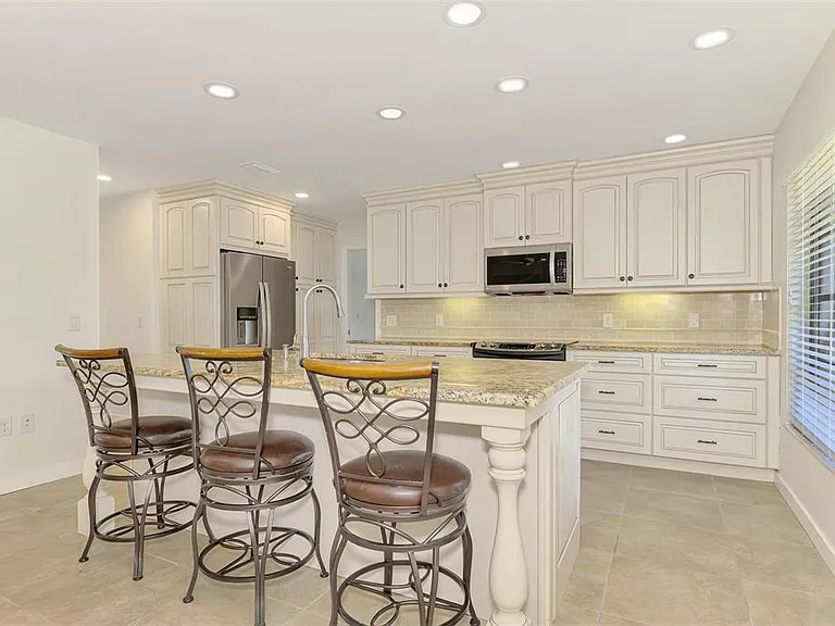 2340 Palmetto St — Photo 19