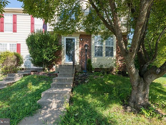 2nd image of 16944 Monmouth Ct