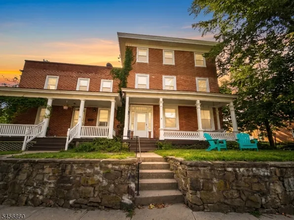 8 Trenton Ave #2, Frenchtown, NJ 08825