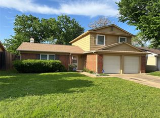 2101 Meadow Lark Ln, Irving, TX 75060